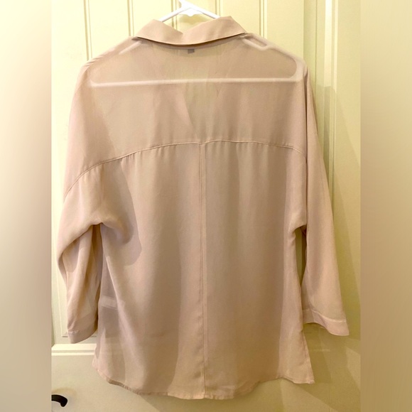 Express Women Blouse - Picture 2 of 6